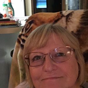 Meet your Posher, Debbie